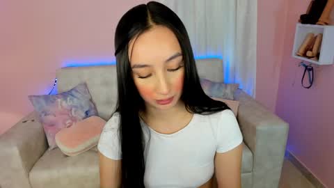 tiny_cora online show from December 20, 5:08 pm