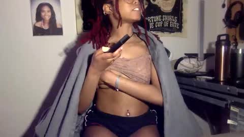 Snapshot of tiny_cupcake2 chatting on March 8, 2:04 am cupcake online show from March 8, 2:04 am