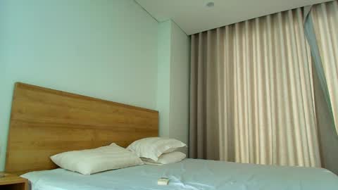 Snapshot of tiny_cute chatting on December 9, 2:02 am Lia online show from December 9, 2:02 am