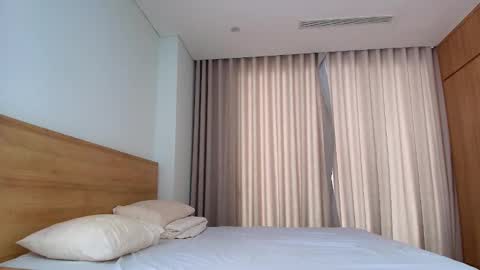 Snapshot of tiny_cute chatting on February 11, 2:46 am Lia online show from February 11, 2:46 am