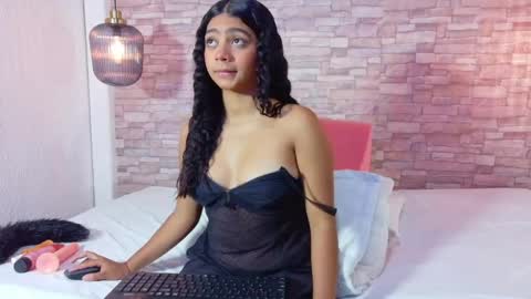 tiny_sophy online show from September 10, 1:55 pm