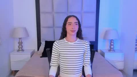 Thomm  Independent Model online show from February 6, 6:40 am