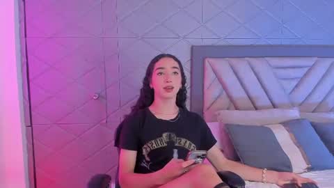 Snapshot of tiny_thomm chatting on July 11, 7:16 pm Thomm Independent Model online show from July 11, 7:16 pm