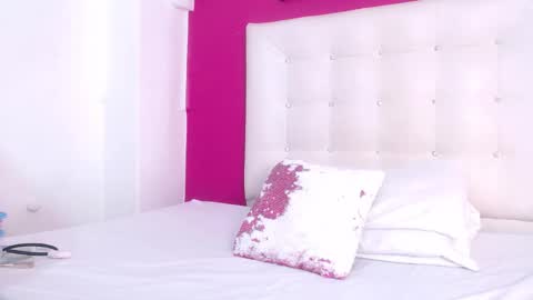 tiny_whore18 online show from September 12, 3:23 pm
