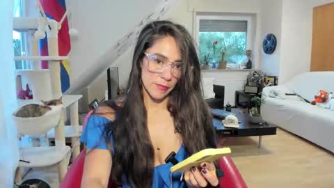 Tiny online show from September 11, 4:56 am