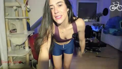 Tiny online show from December 1, 4:28 am