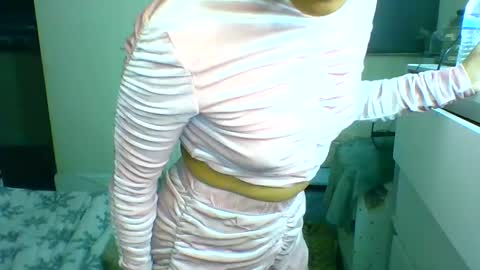 Tinyasian911718 sweetinyasian instagram online show from December 9, 1:02 pm