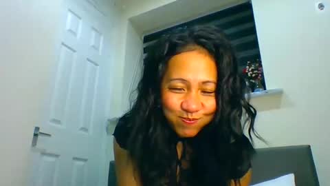 Tinyasian911718 sweetinyasian instagram online show from December 19, 6:01 pm