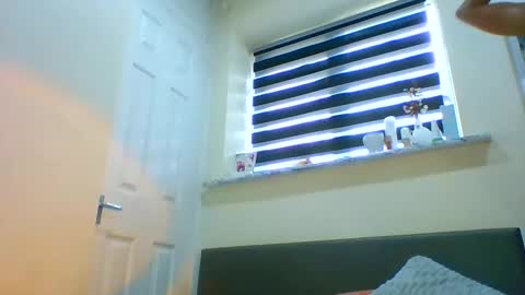 Tinyasian911718 sweetinyasian instagram online show from January 13, 12:35 pm