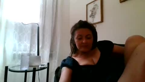 Snapshot of tinyassbossymilf chatting on September 19, 9:00 am tinyassbossymilf online show from September 19, 9:00 am