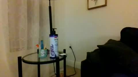 Snapshot of tinyassbossymilf chatting on October 21, 6:14 am tinyassbossymilf online show from October 21, 6:14 am