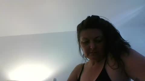 Snapshot of tinyassbossymilf chatting on December 22, 7:33 pm tinyassbossymilf online show from December 22, 7:33 pm