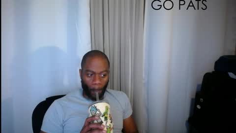 Snapshot of tinycock_1979 chatting on December 27, 12:29 am tinycock_1979 online show from December 27, 12:29 am