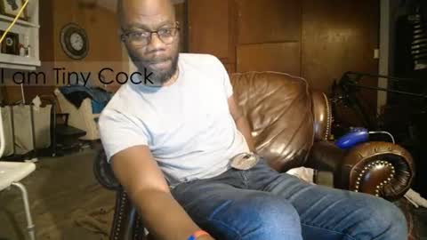 tinycock_1979 online show from June 19, 9:57 am