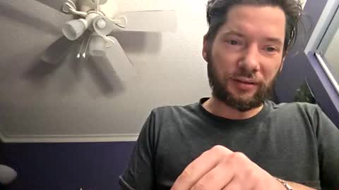 Snapshot of tinyguynicecock chatting on March 24, 6:51 am tinyguynicecock online show from March 24, 6:51 am