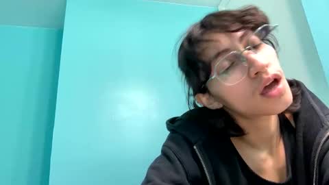 Snapshot of tinyhairycherry chatting on October 21, 4:24 am tinyhairycherry online show from October 21, 4:24 am