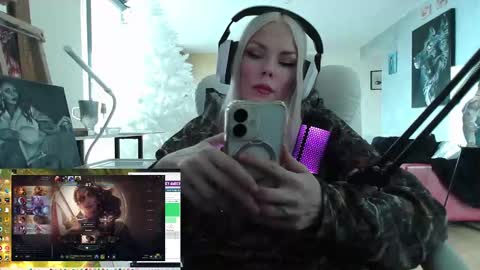 stage Kylie Sinner  brand CLITBAIT online show from January 16, 4:28 pm