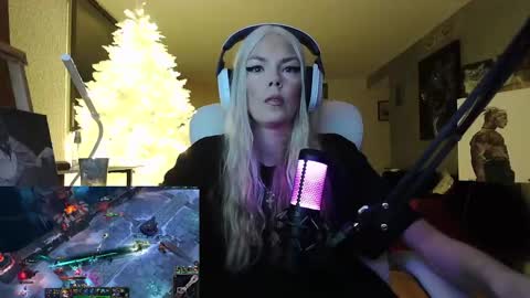 stage Kylie Sinner  brand CLITBAIT online show from January 18, 6:45 am
