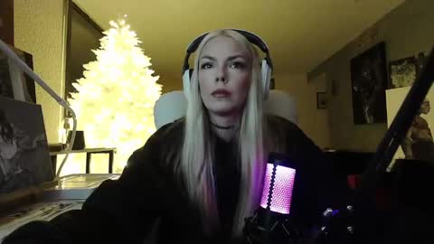 stage Kylie Sinner  brand CLITBAIT online show from January 23, 11:26 pm