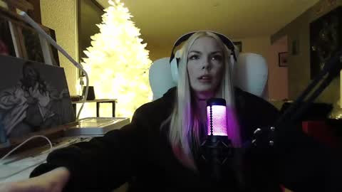 stage Kylie Sinner  brand CLITBAIT online show from January 24, 2:28 am