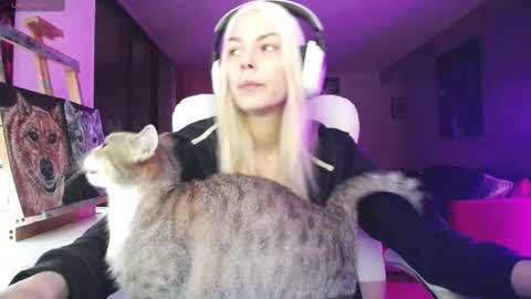 stage Kylie Sinner  brand CLITBAIT online show from September 23, 12:35 am