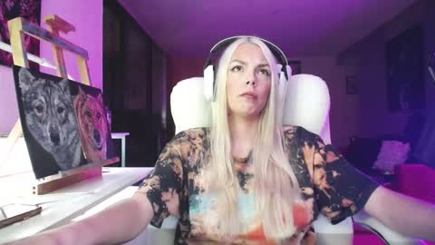 stage Kylie Sinner  brand CLITBAIT online show from September 28, 5:24 am