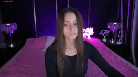 Snapshot of tinynataliee chatting on December 2, 3:51 pm tinynataliee online show from December 2, 3:51 pm