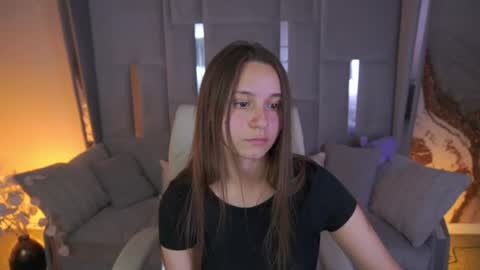 tinynataliee online show from July 23, 7:45 pm