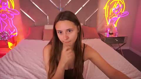 tinynataliee online show from July 29, 12:47 pm