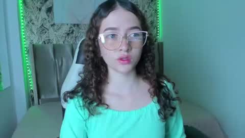 tinysophi online show from June 12, 1:10 pm