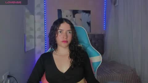 tinysophi online show from July 22, 2:09 pm