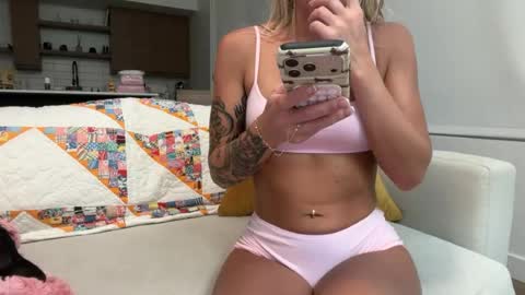tinytayy online show from July 29, 3:59 am