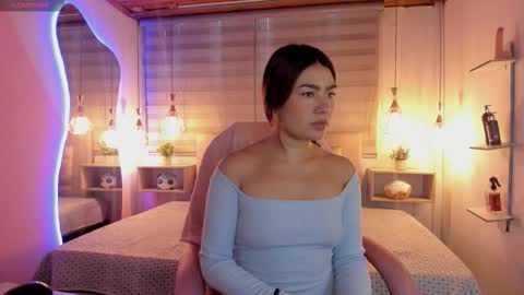 tique_ online show from October 1, 1:06 pm