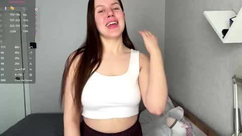 Snapshot of tisacutrera chatting on March 7, 7:16 am Adeline Di or just cute girl 3 online show from March 7, 7:16 am