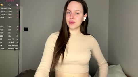 Snapshot of tisacutrera chatting on March 21, 7:35 am Adeline Di or just cute girl 3 online show from March 21, 7:35 am