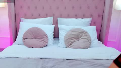 Snapshot of tishasol chatting on November 28, 6:27 am Tisha online show from November 28, 6:27 am