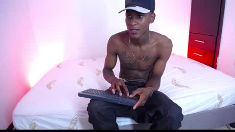 Snapshot of titan_sex333 chatting on October 4, 12:19 am titan_sex333 online show from October 4, 12:19 am