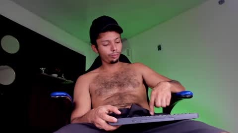 Snapshot of titobell10 chatting on June 29, 7:36 pm titobell10 online show from June 29, 7:36 pm
