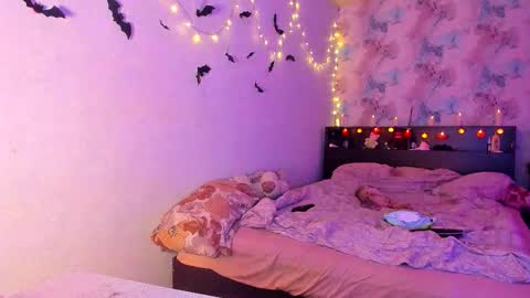 tits_your_dreams online show from October 11, 11:58 pm