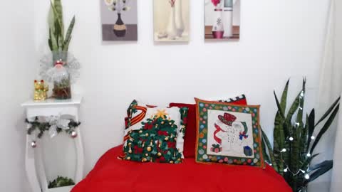 Snapshot of titsbiglovers chatting on December 8, 1:47 pm DIVA online show from December 8, 1:47 pm