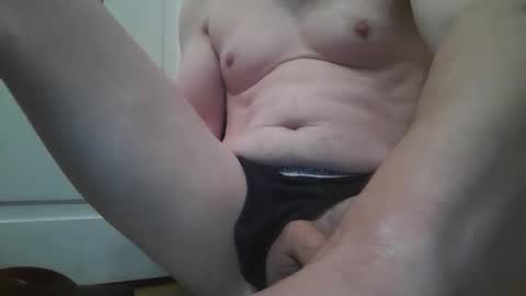 Snapshot of tittyzandbeer chatting on April 28, 9:03 am tittyzandbeer online show from April 28, 9:03 am