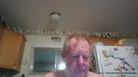 Snapshot of tiusflow chatting on December 3, 11:41 am tiusflow online show from December 3, 11:41 am