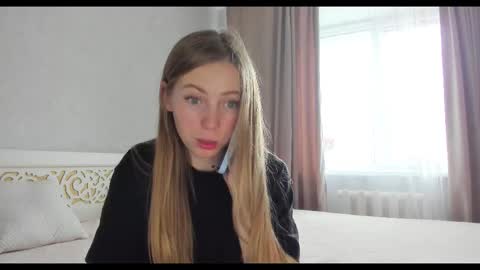 Snapshot of tixxxy chatting on October 10, 11:09 am Maria online show from October 10, 11:09 am