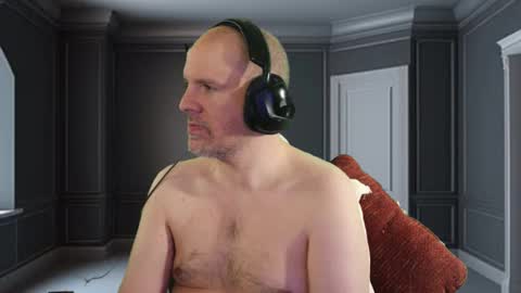 TK Maconn online show from February 5, 9:03 am