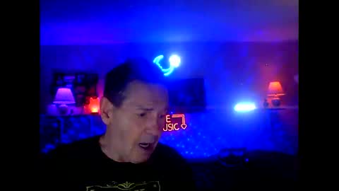 Snapshot of tkthedj chatting on September 18, 1:40 am TK online show from September 18, 1:40 am