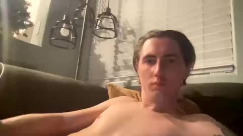 Snapshot of tlayne410 chatting on October 10, 8:13 am tlayne410 online show from October 10, 8:13 am