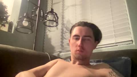 Snapshot of tlayne410 chatting on November 25, 9:20 am tlayne410 online show from November 25, 9:20 am