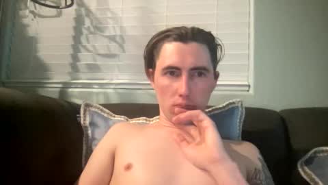 Snapshot of tlayne410 chatting on November 30, 8:07 am tlayne410 online show from November 30, 8:07 am