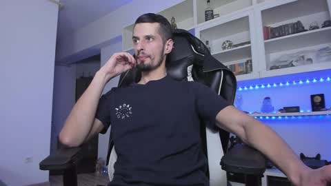 Snapshot of toddclaytonn chatting on December 8, 7:22 pm Todd online show from December 8, 7:22 pm