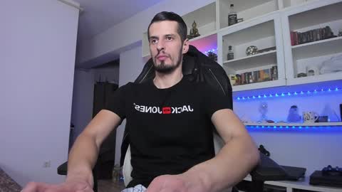 Snapshot of toddclaytonn chatting on December 14, 12:11 am Todd online show from December 14, 12:11 am